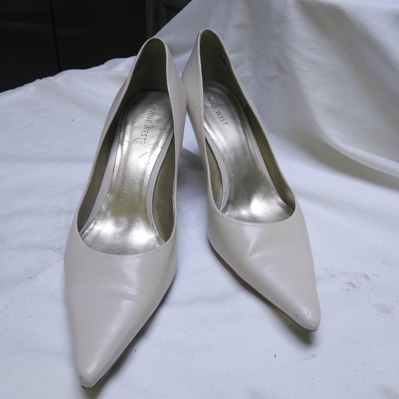 Nine West Classic Pump - Picture 4 of 4